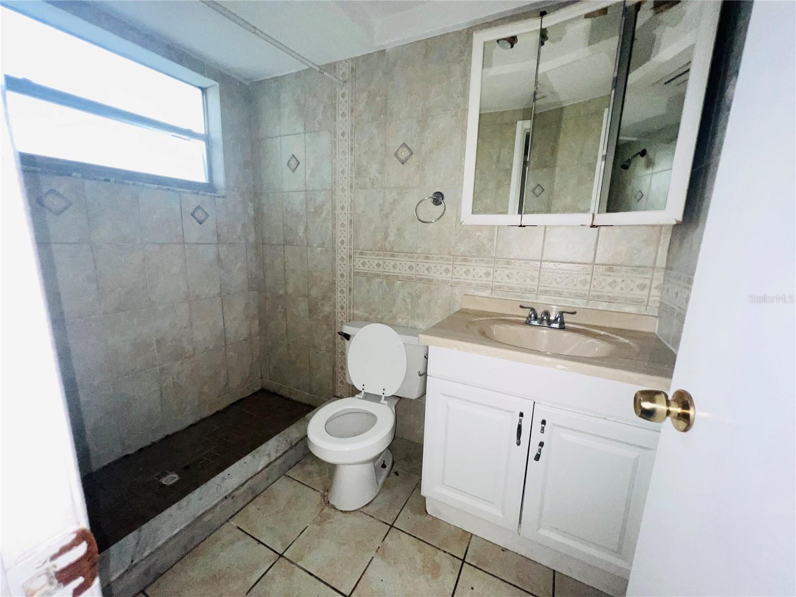 7230 INGLESIDE DR — photo 8