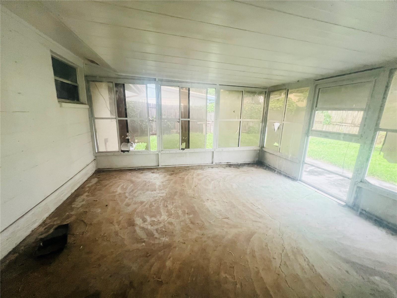 7230 INGLESIDE DR — photo 16