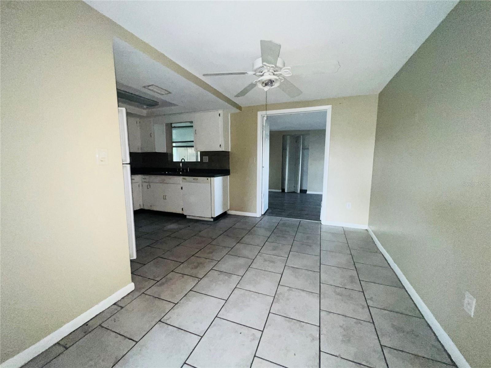 7230 INGLESIDE DR — photo 4
