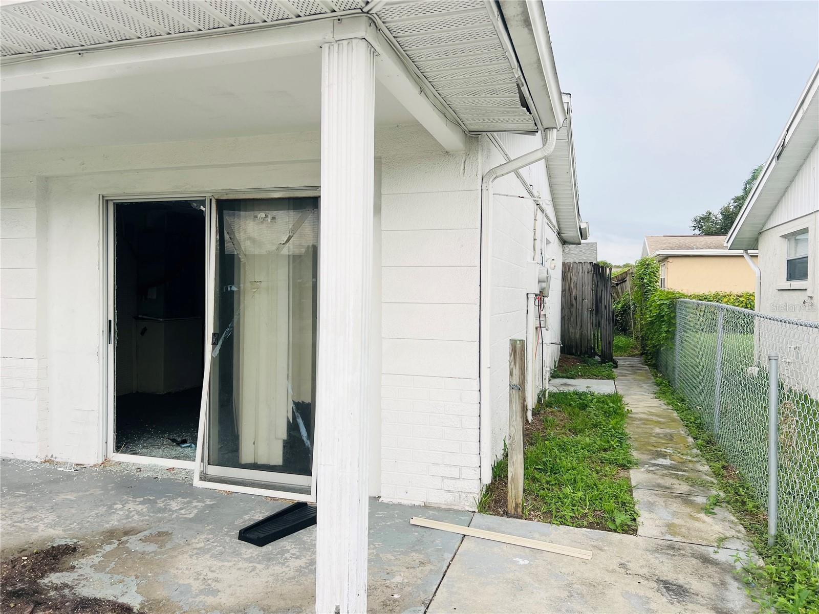 7230 INGLESIDE DR — photo 18