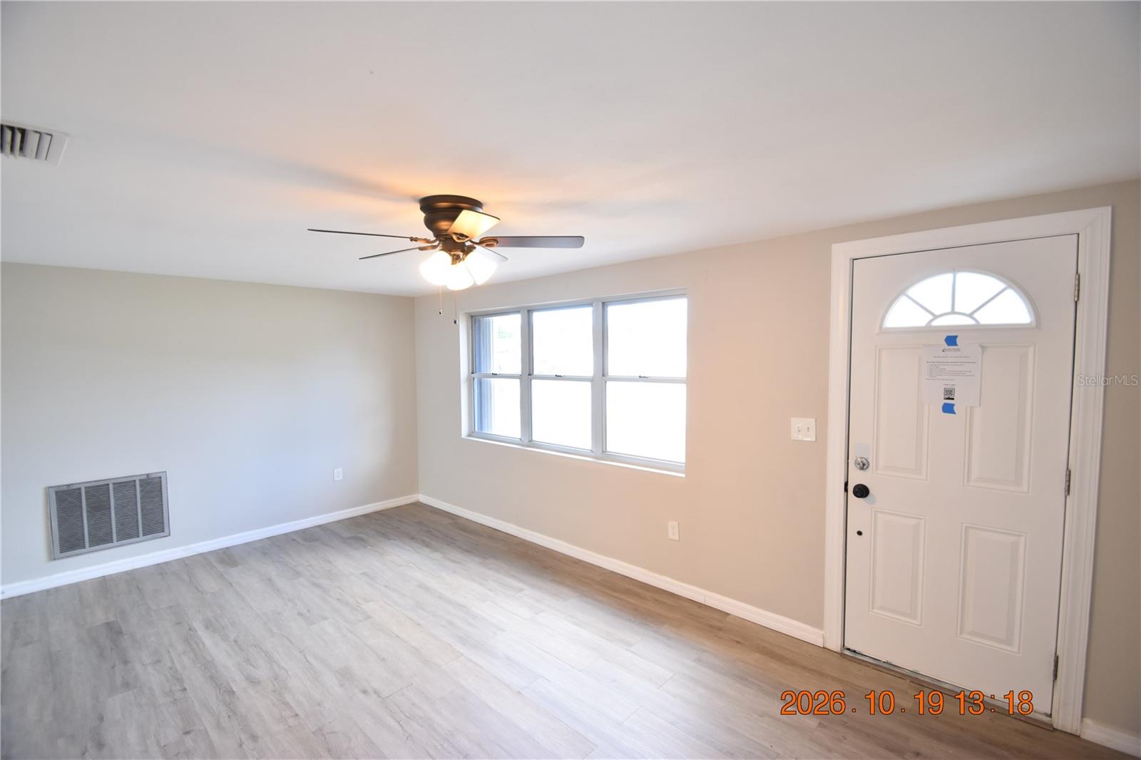 4232 NEWBURY DR — photo 3