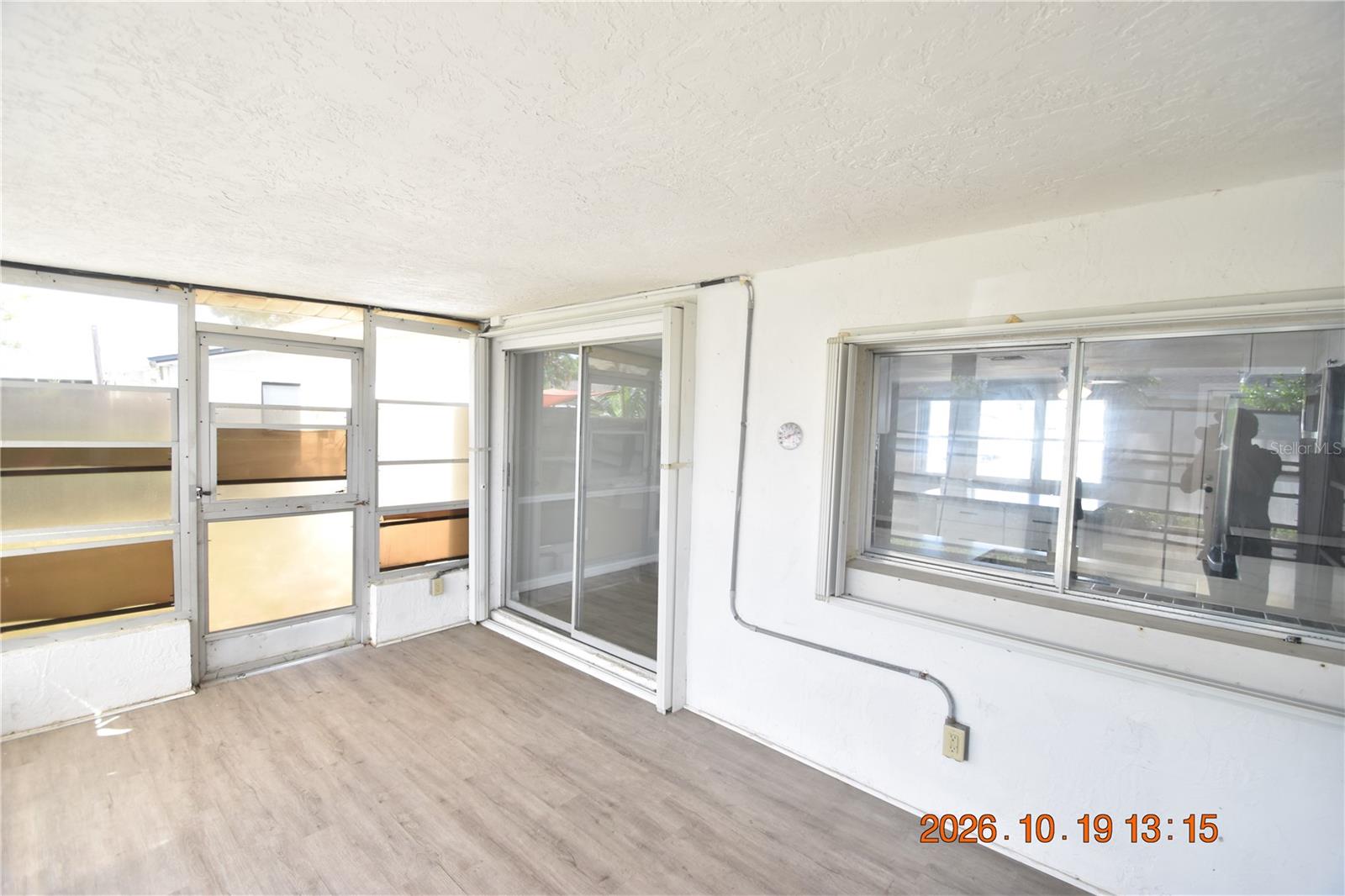 4232 NEWBURY DR — photo 27