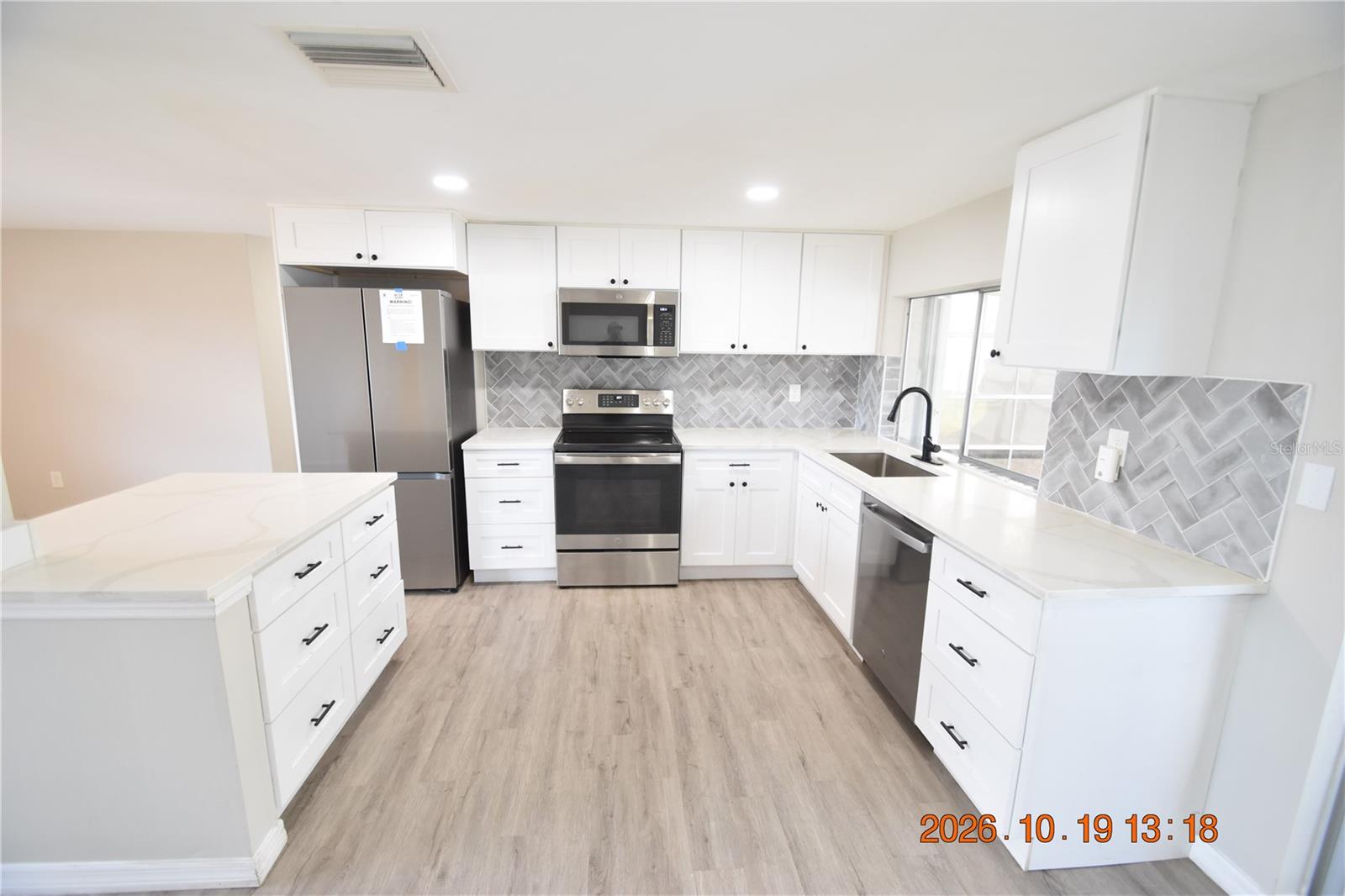 4232 NEWBURY DR — photo 8
