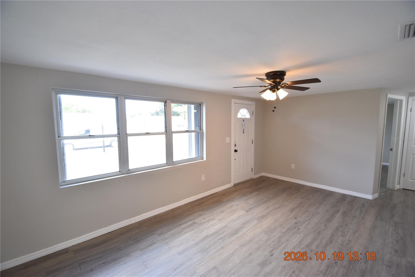 4232 NEWBURY DR — photo 2