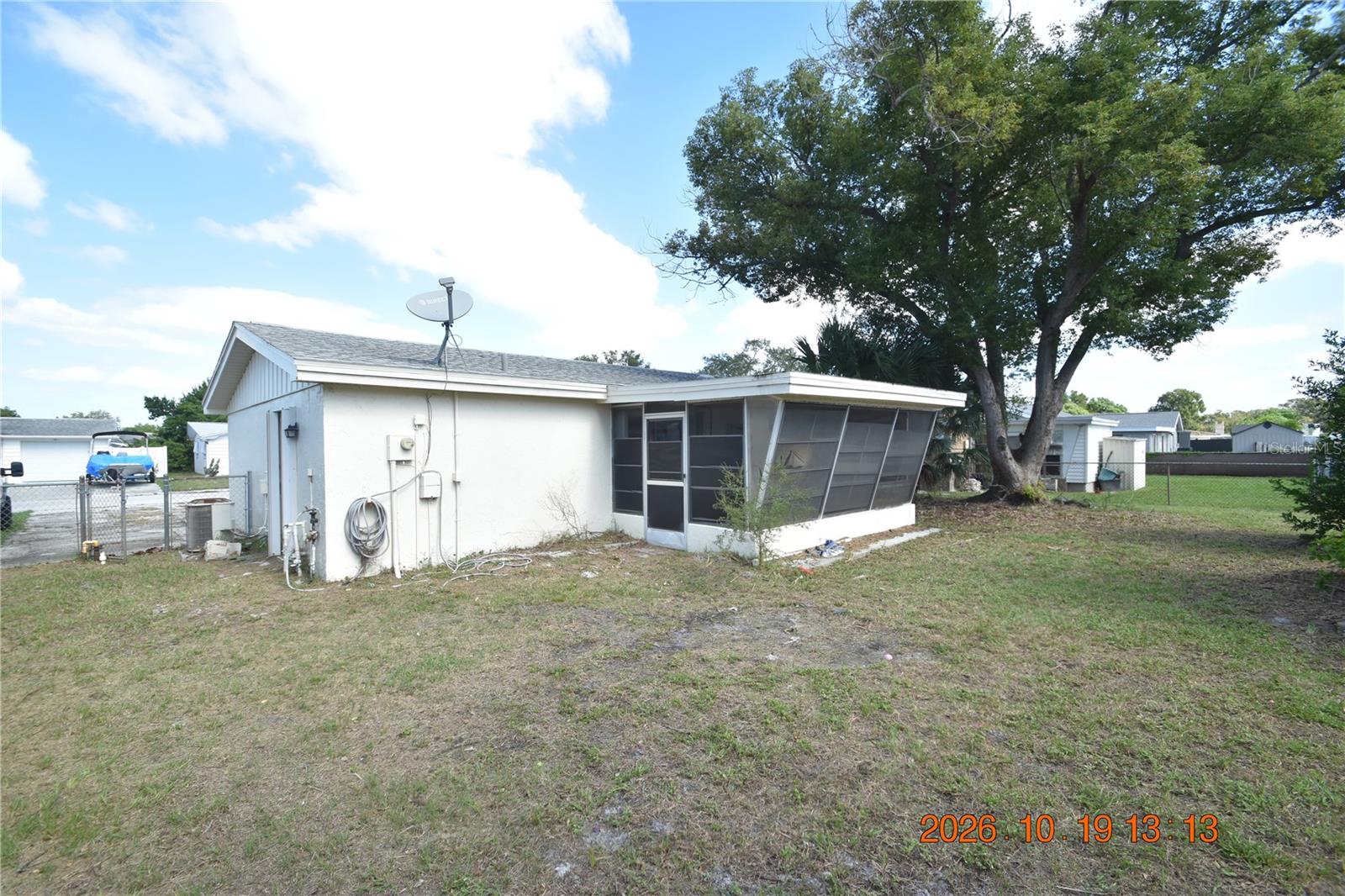 4232 NEWBURY DR — photo 30