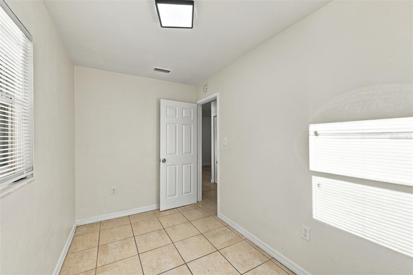 4021 W ARCH ST — photo 25