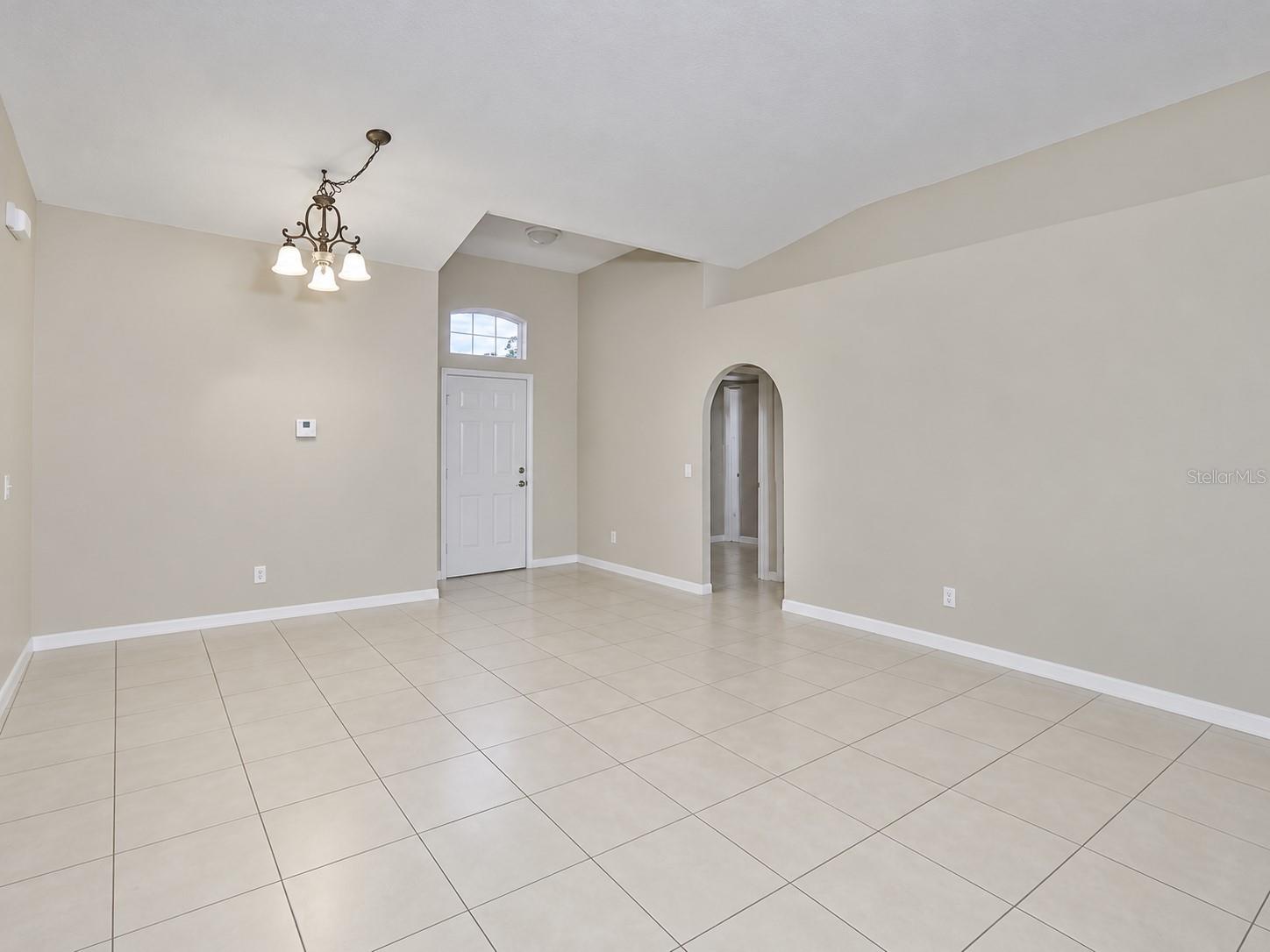 1502 ALHAMBRA CREST DR — photo 7