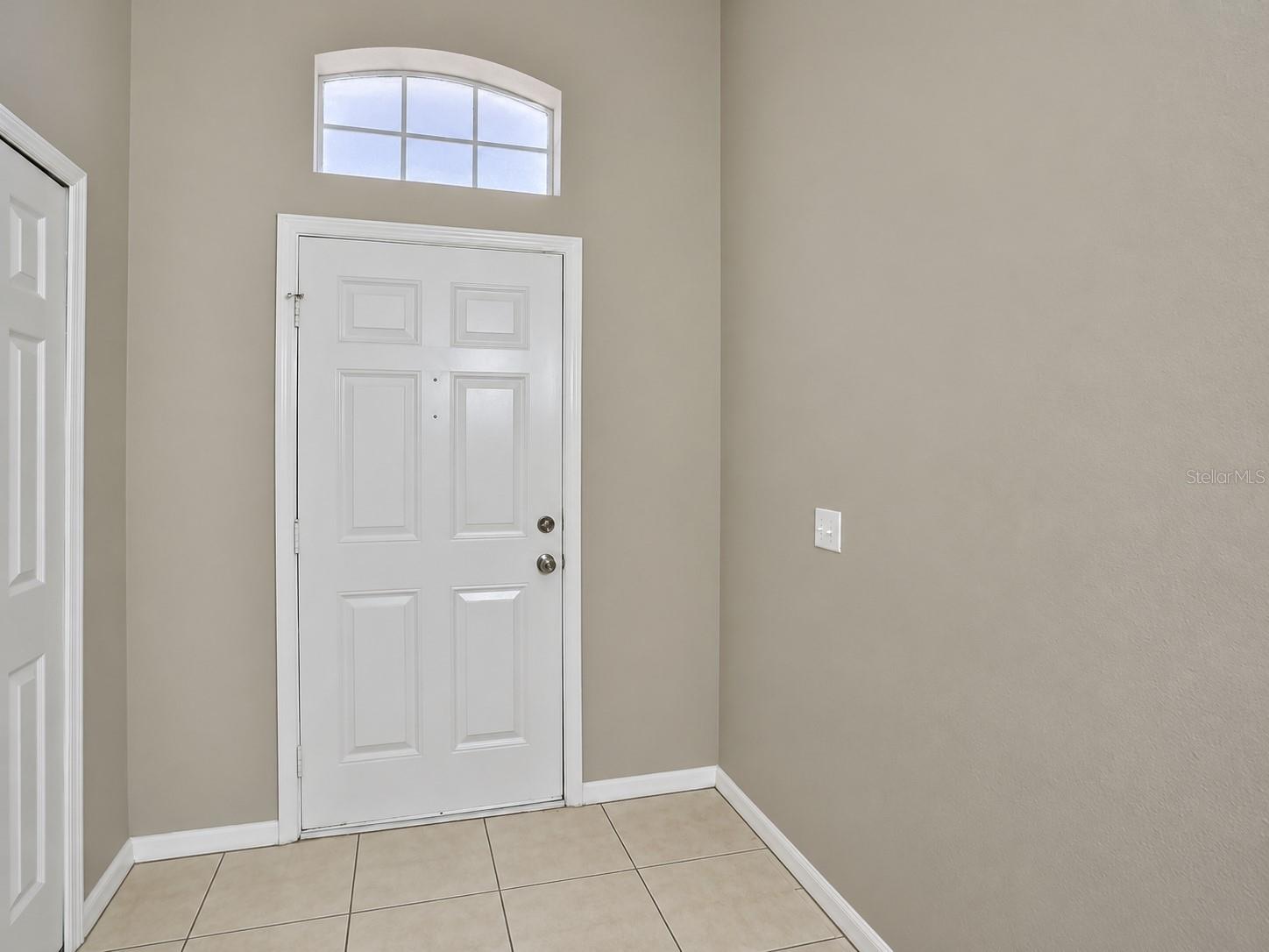 1502 ALHAMBRA CREST DR — photo 6