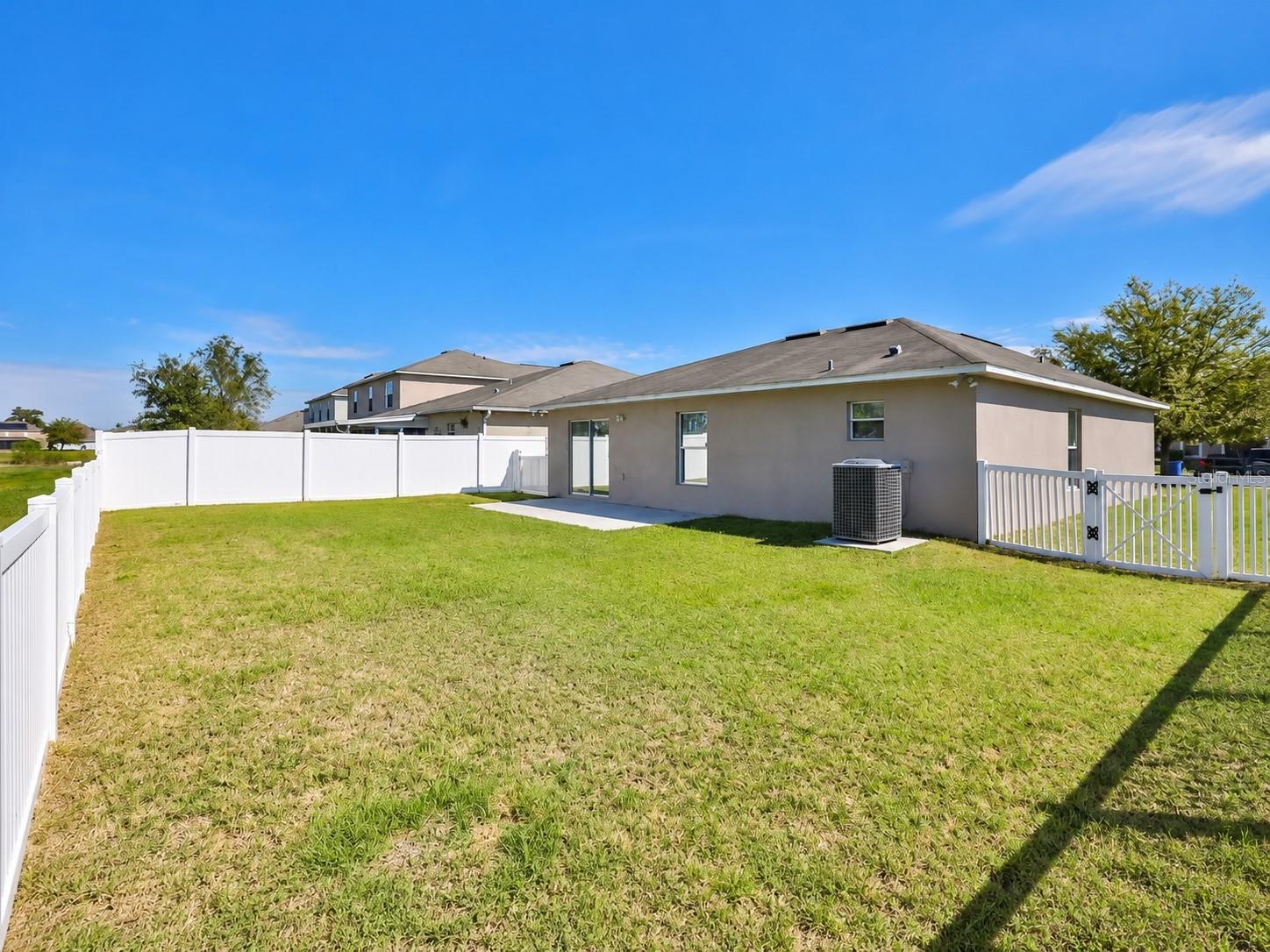 1502 ALHAMBRA CREST DR — photo 15