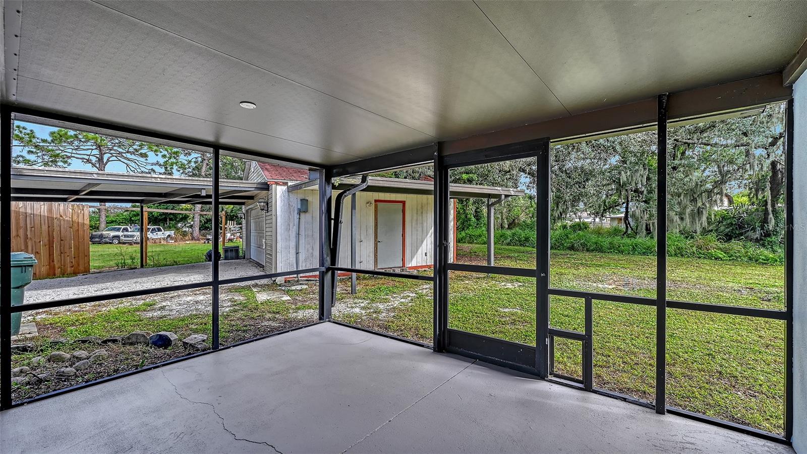 5044 BROOKMEADE DR — photo 26