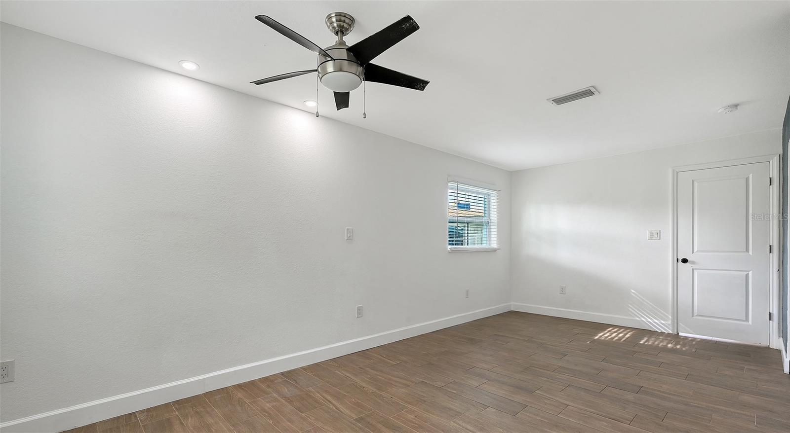 5044 BROOKMEADE DR — photo 15