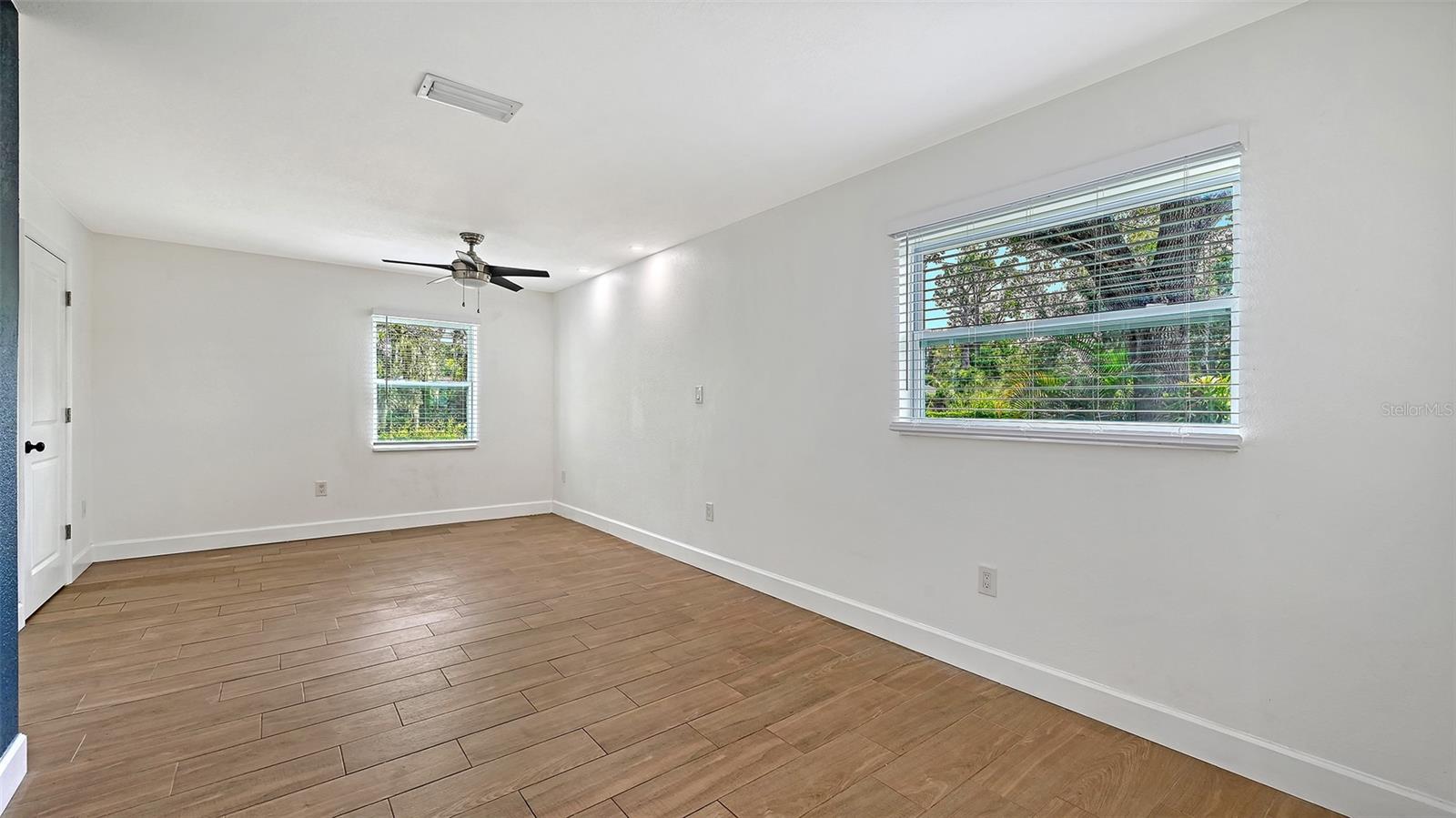 5044 BROOKMEADE DR — photo 12