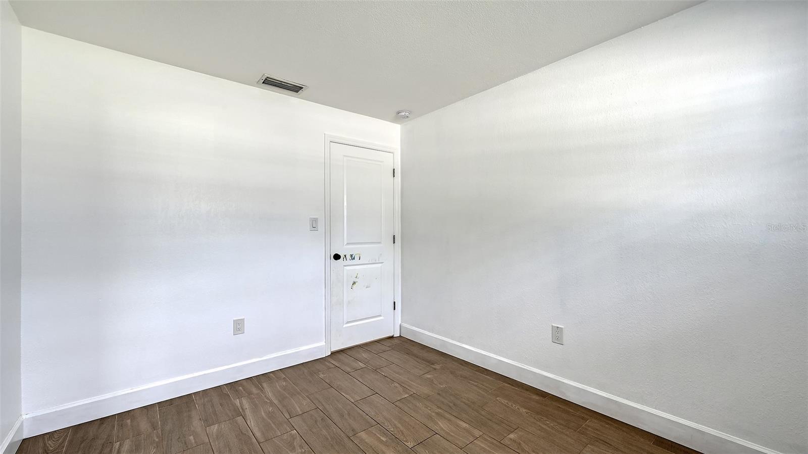 5044 BROOKMEADE DR — photo 22