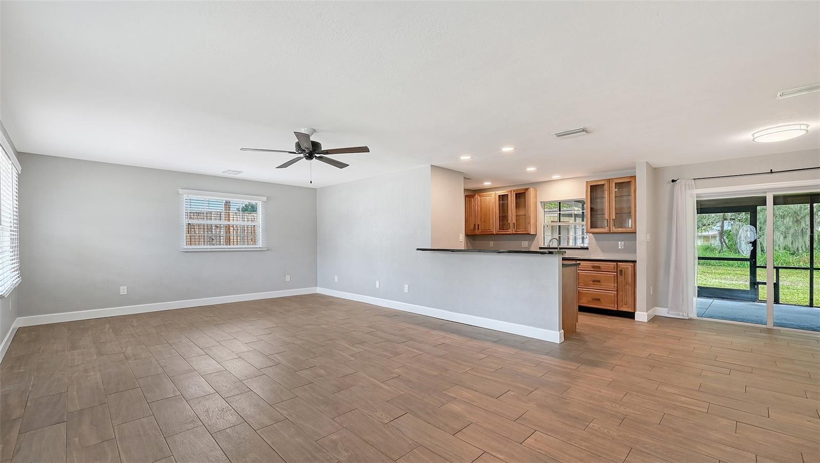 5044 BROOKMEADE DR — photo 3