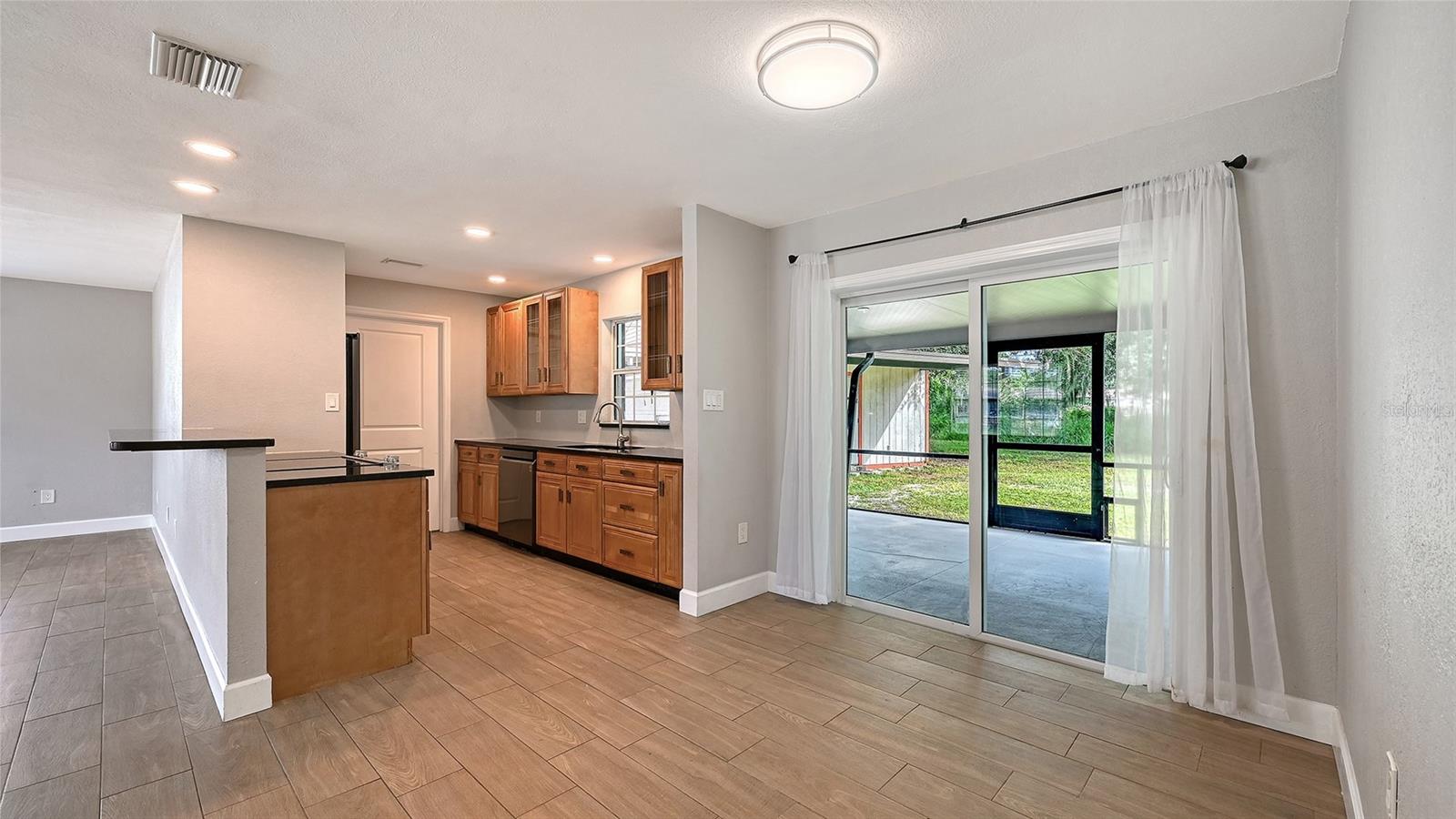 5044 BROOKMEADE DR — photo 11