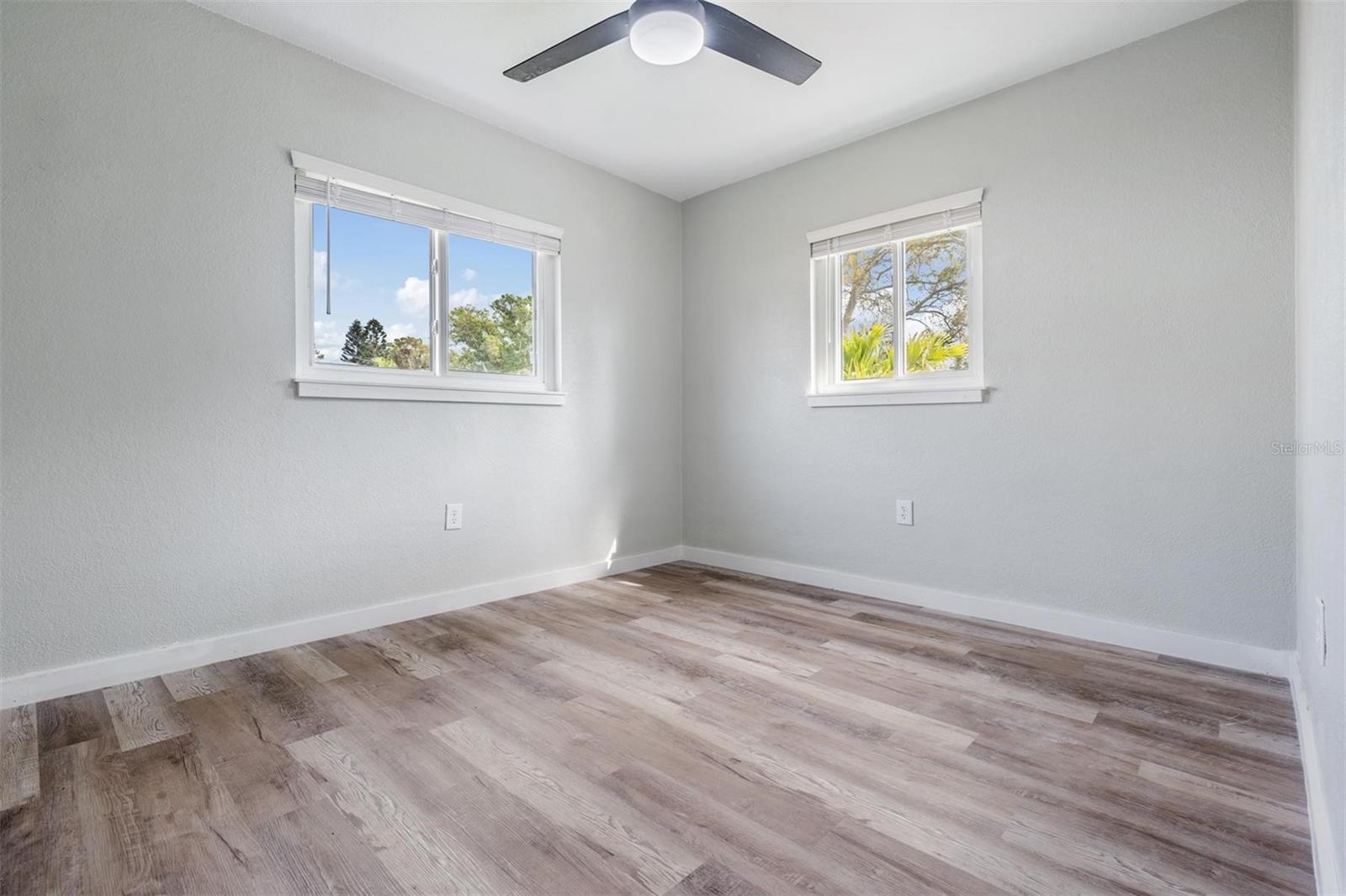 14704 SUNSET DR — photo 27