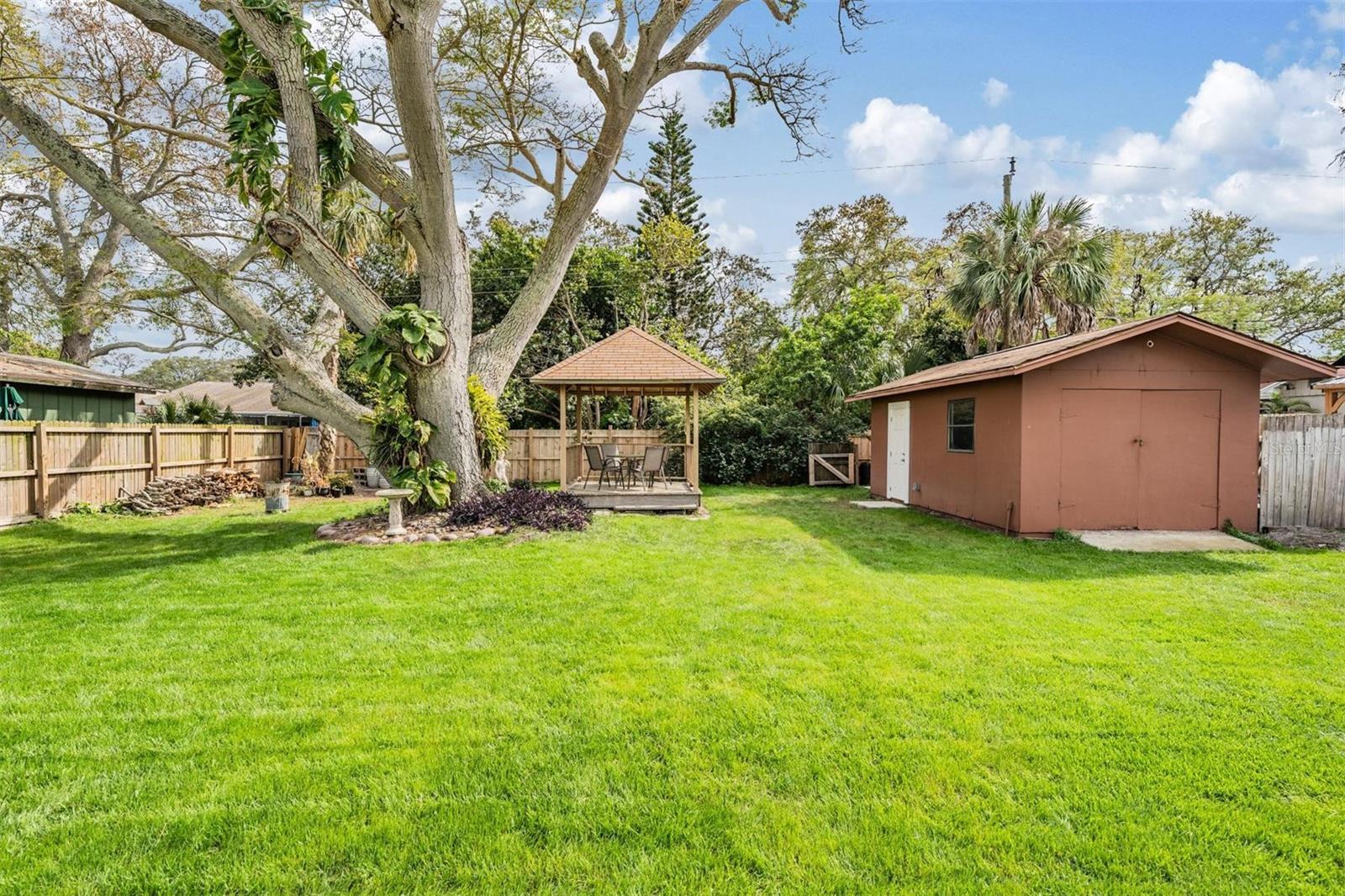14704 SUNSET DR — photo 43