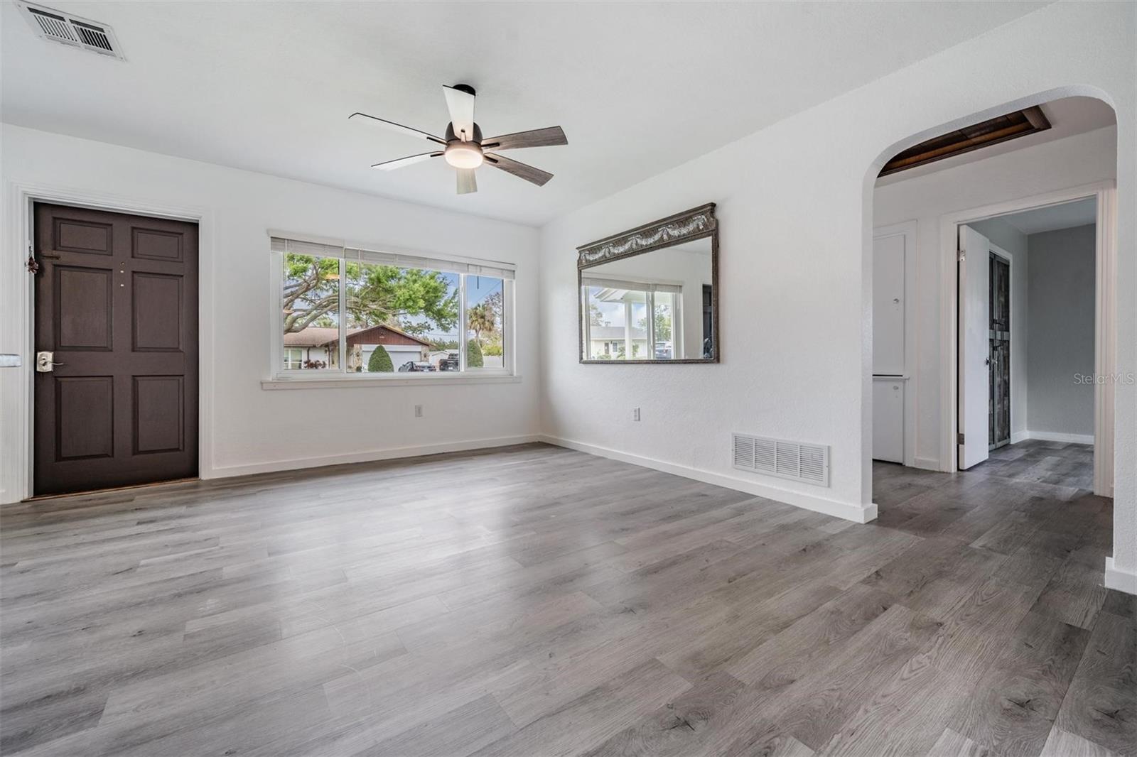 14704 SUNSET DR — photo 3