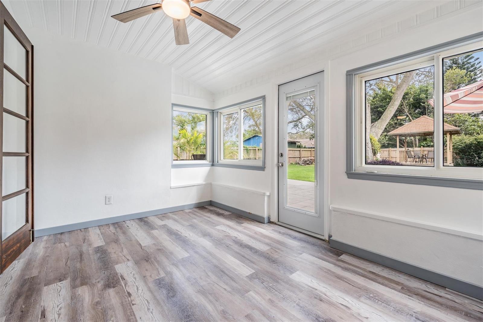 14704 SUNSET DR — photo 19