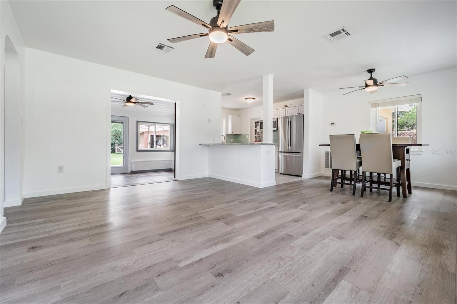 14704 SUNSET DR — photo 17