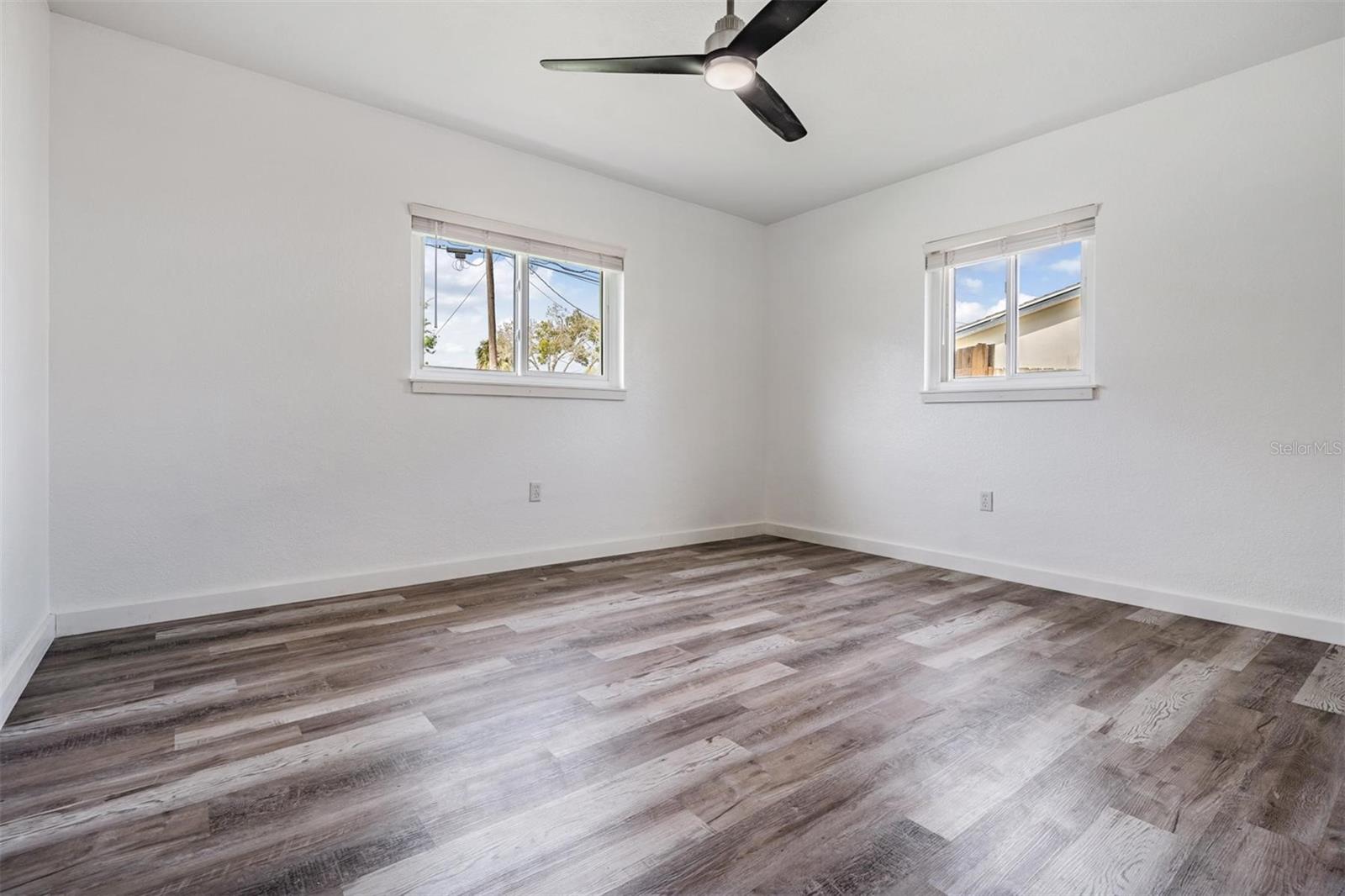 14704 SUNSET DR — photo 22