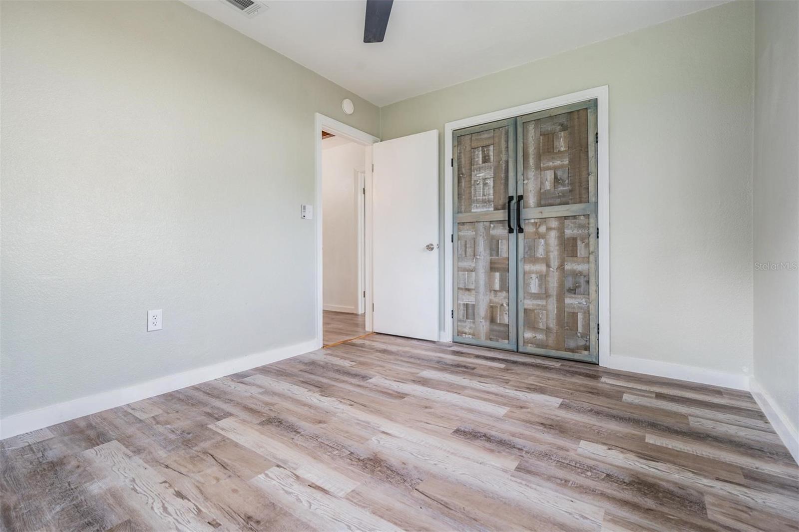 14704 SUNSET DR — photo 26