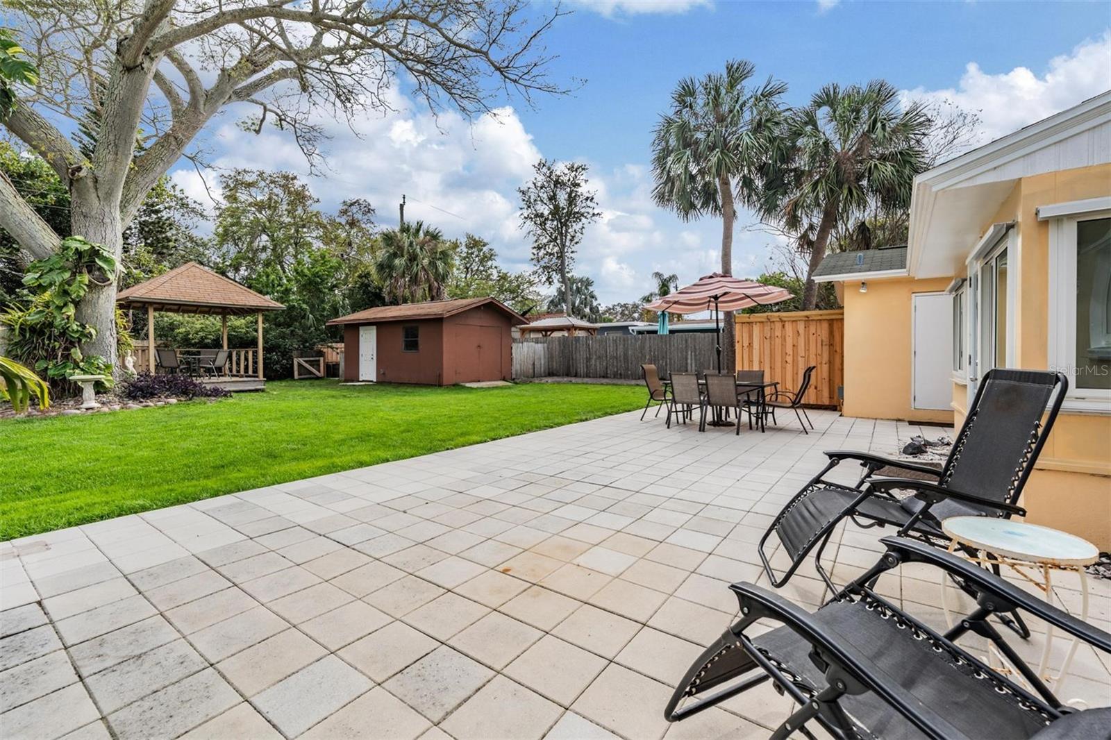 14704 SUNSET DR — photo 40
