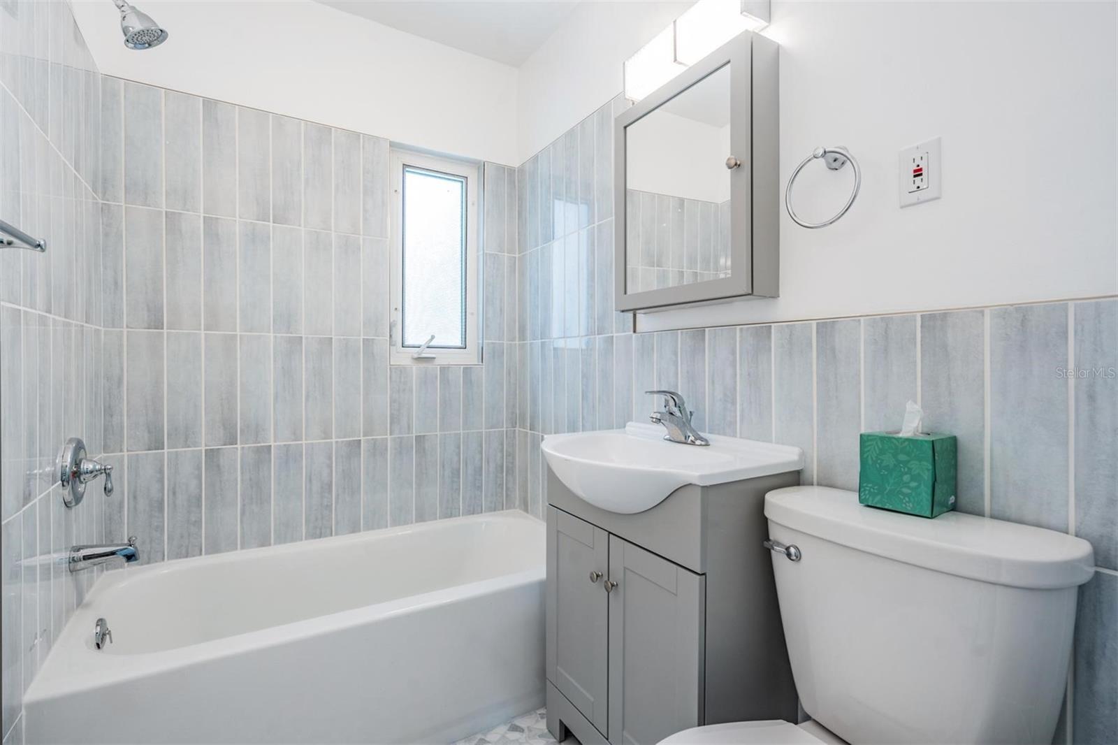 14704 SUNSET DR — photo 23