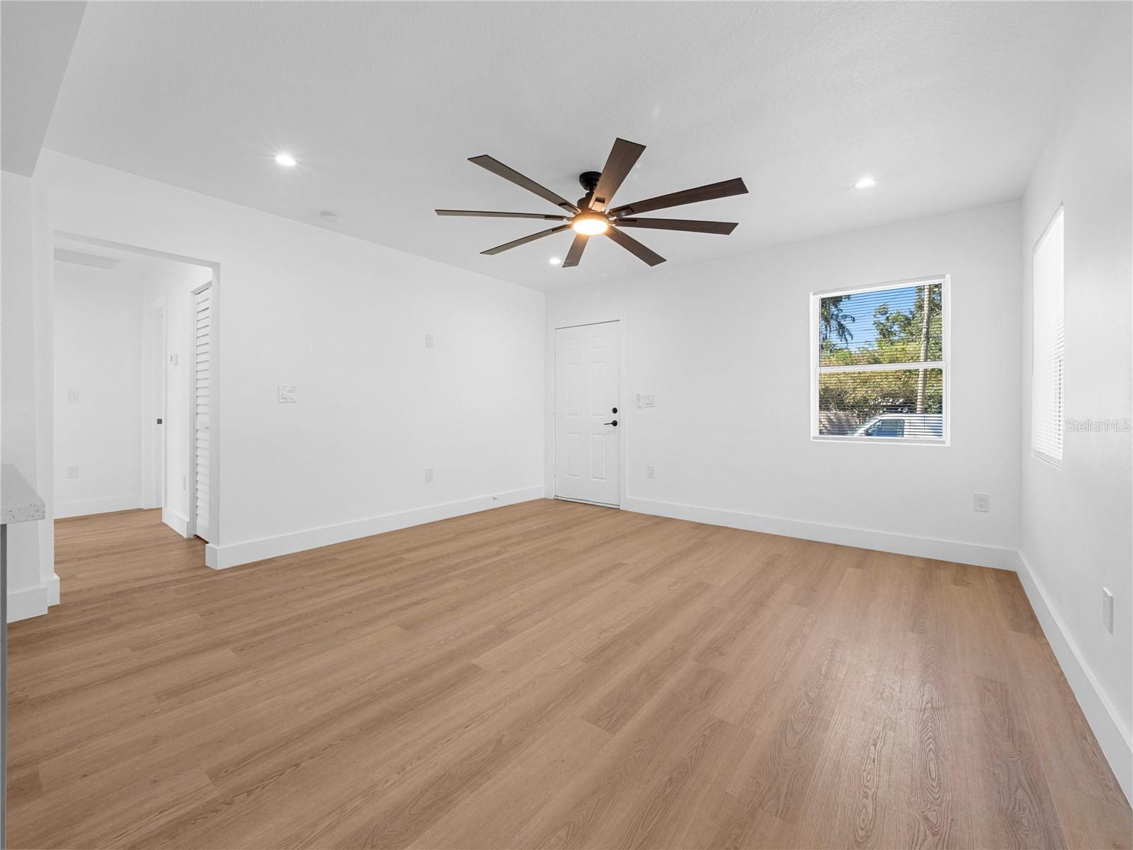 7305 N TALIAFERRO AVE — photo 12
