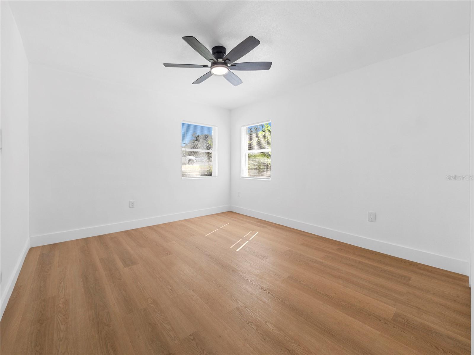 7305 N TALIAFERRO AVE — photo 27