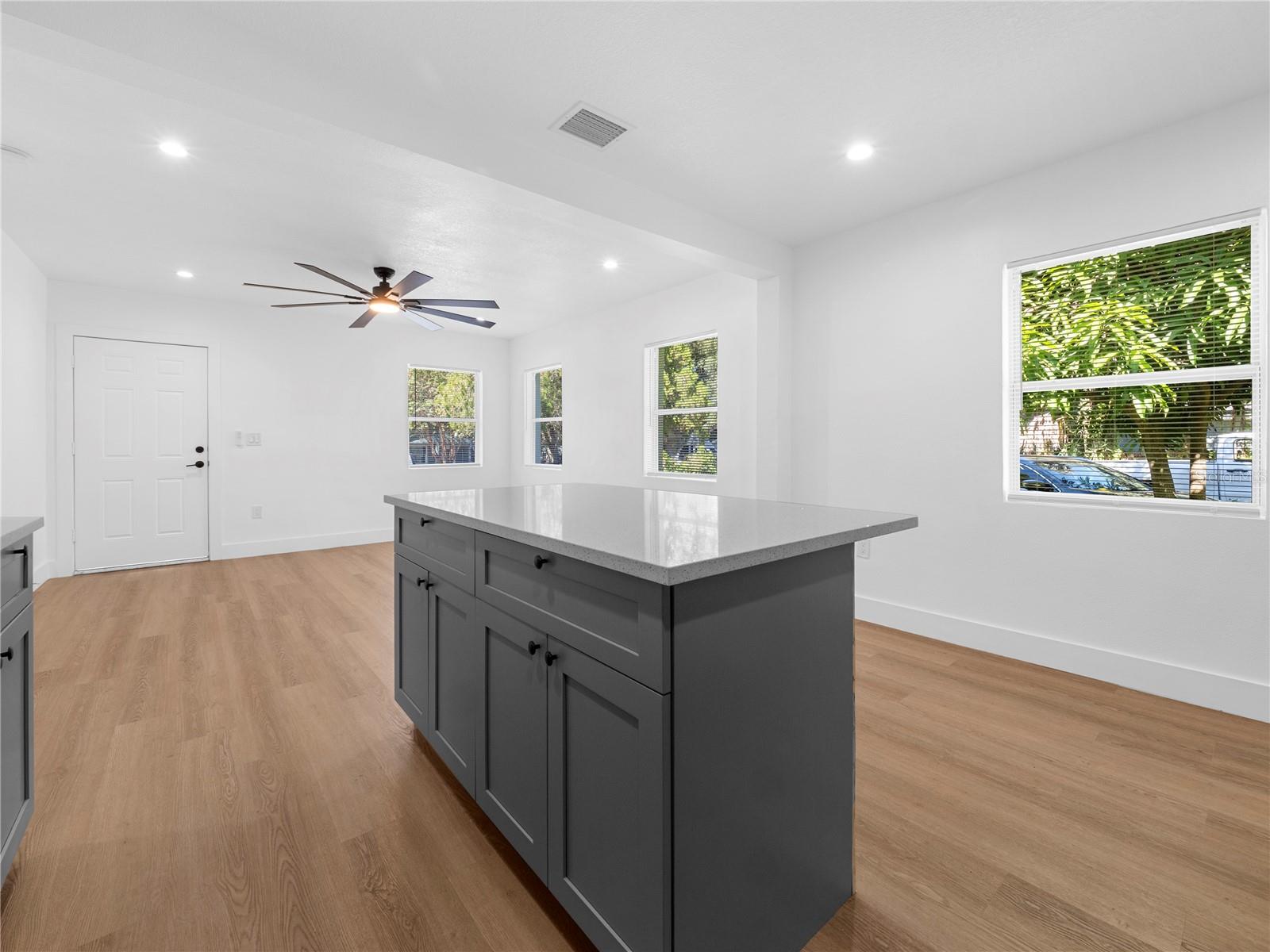 7305 N TALIAFERRO AVE — photo 19