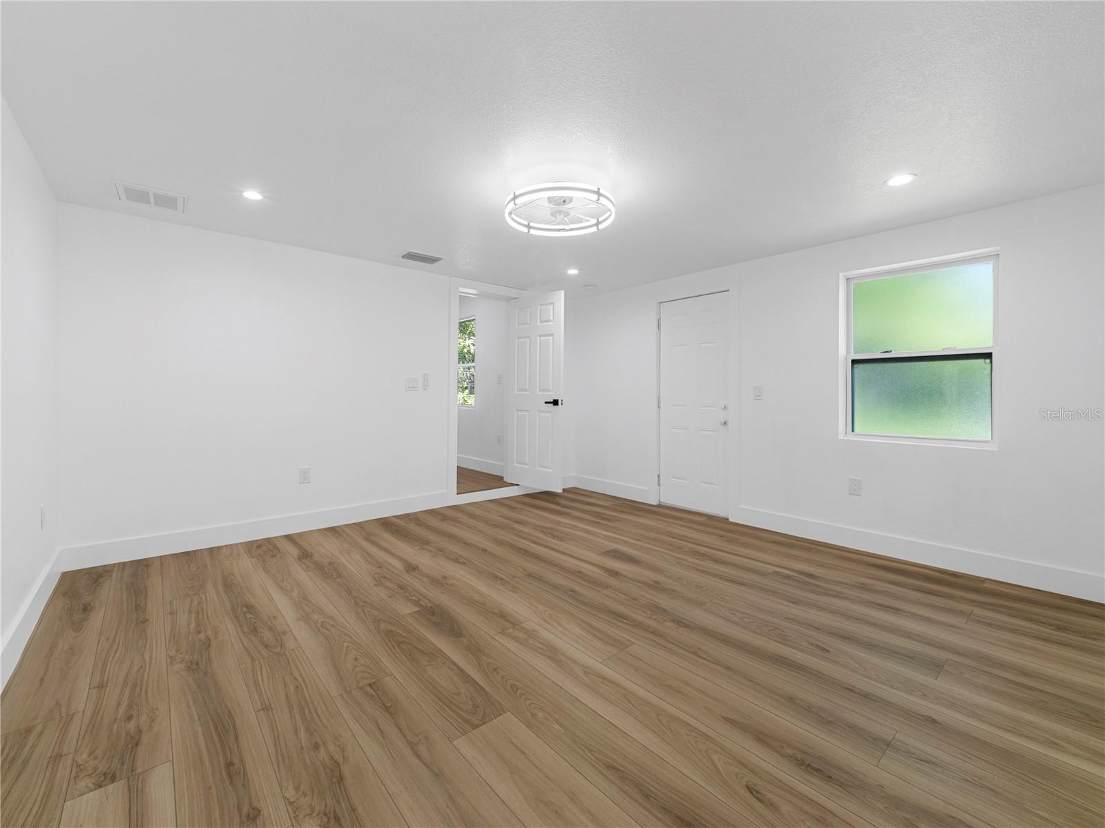 7305 N TALIAFERRO AVE — photo 32