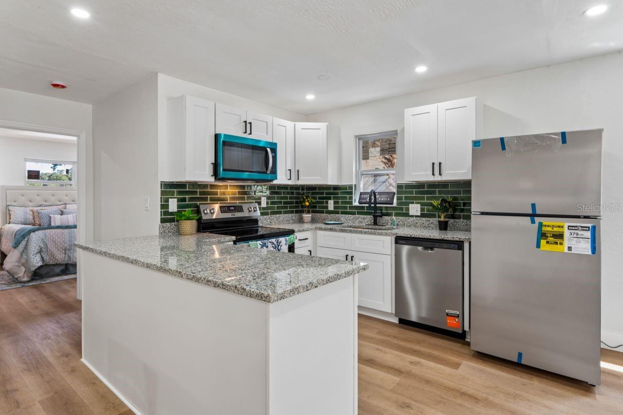 2929 EMERSON AVE S — photo 12