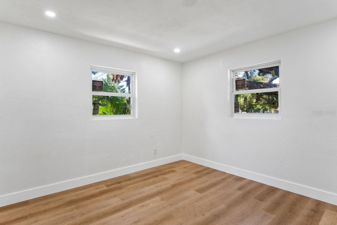 2929 EMERSON AVE S — photo 23