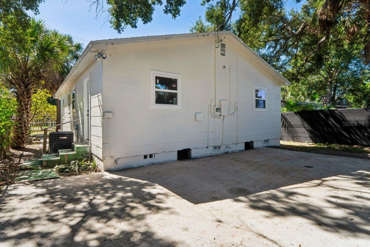2929 EMERSON AVE S — photo 30
