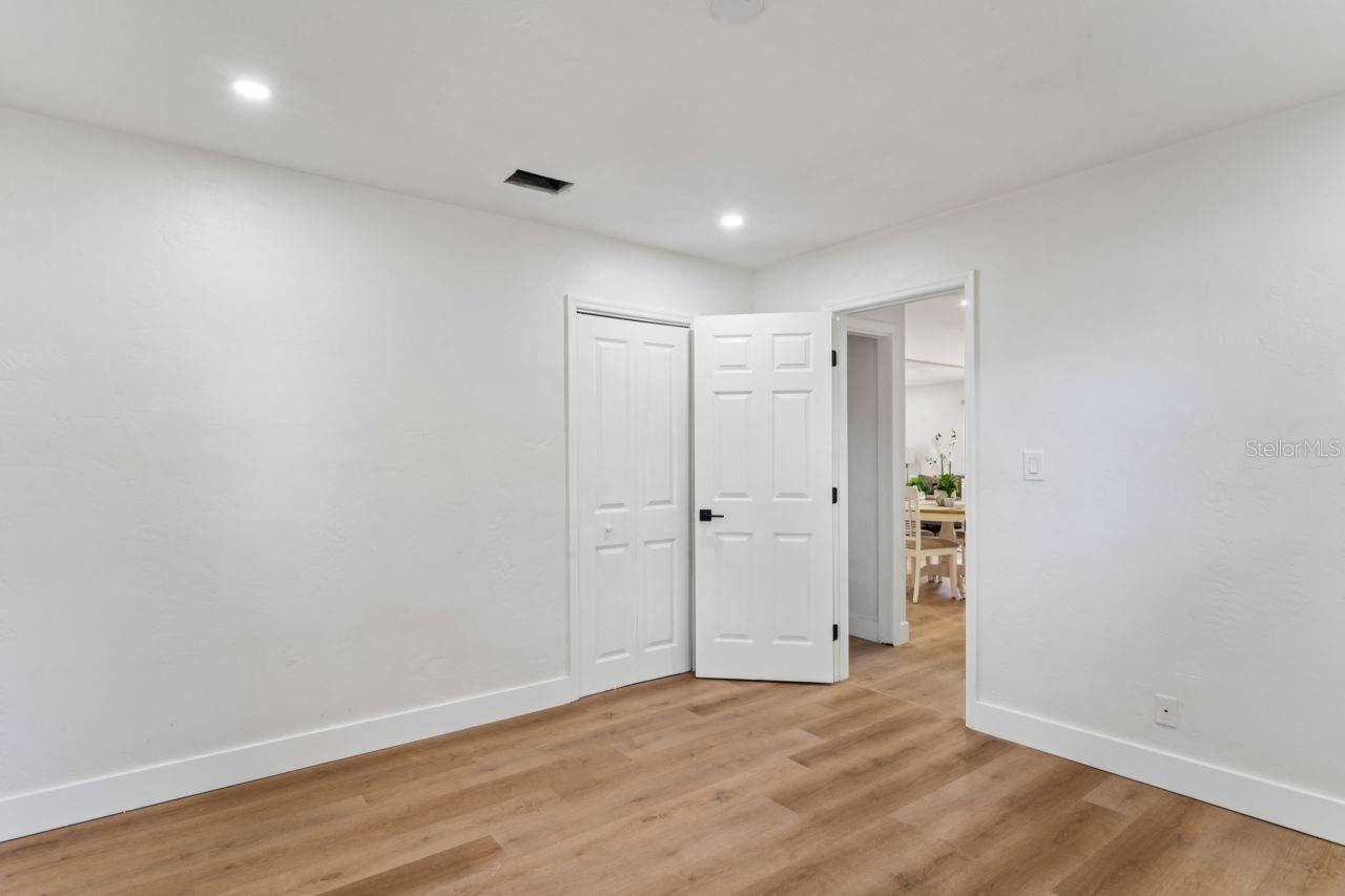 2929 EMERSON AVE S — photo 24