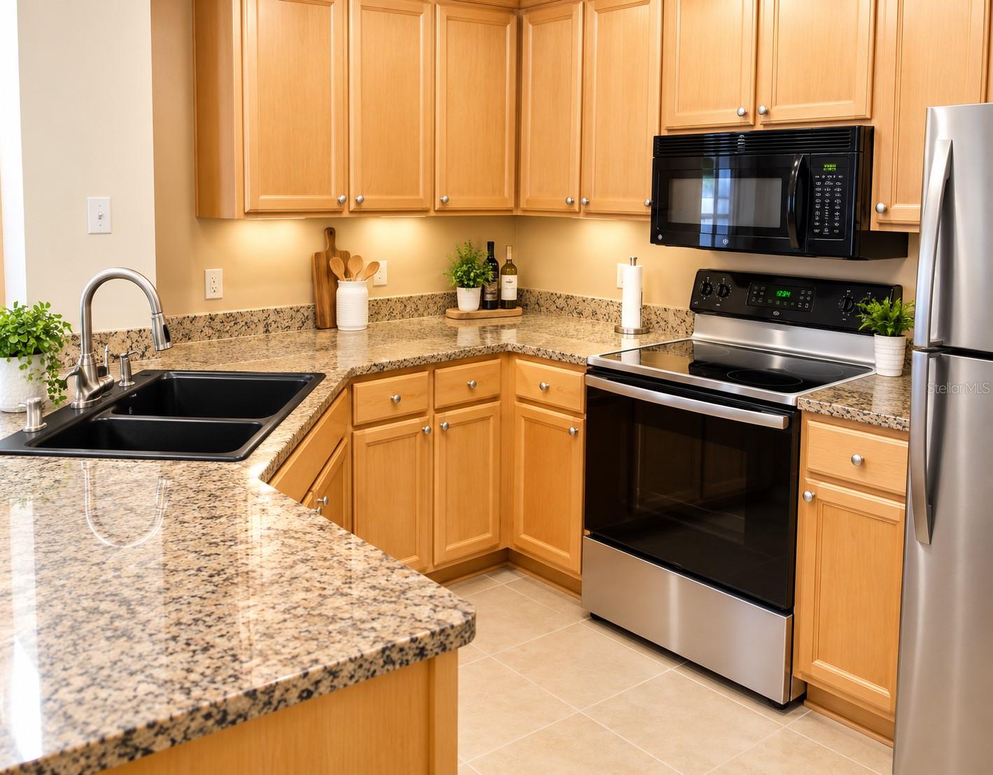 10023 COURTNEY PALMS BLVD #202 — photo 9