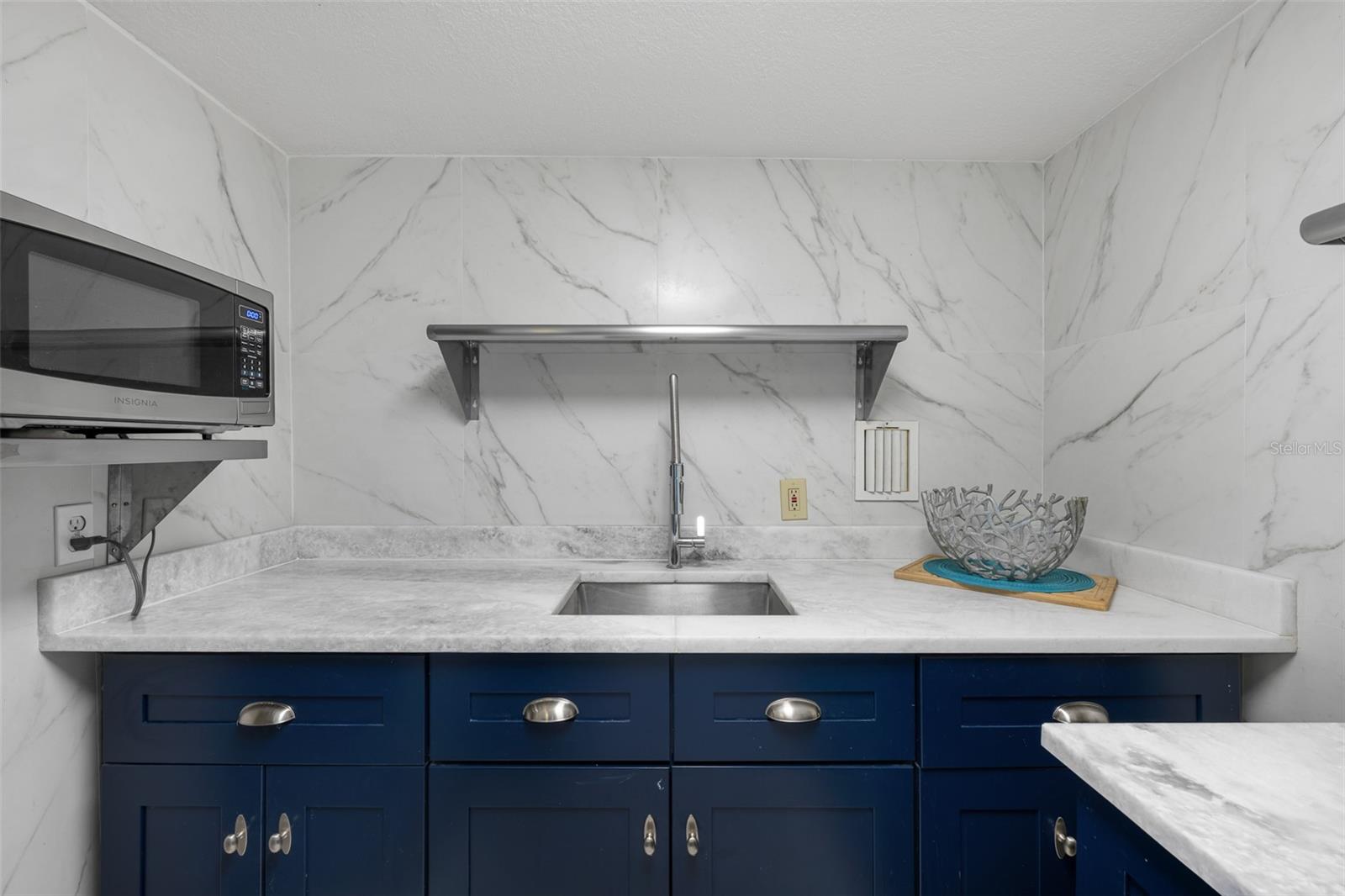 880 MANDALAY AVE #N210 — photo 8