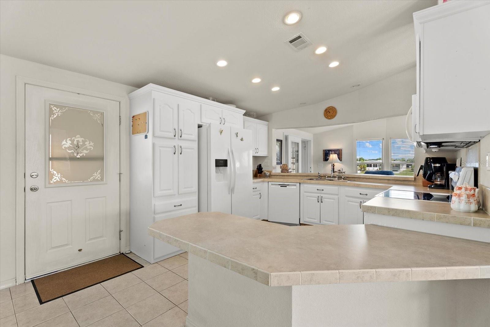 636 BLACKBURN BLVD — photo 14