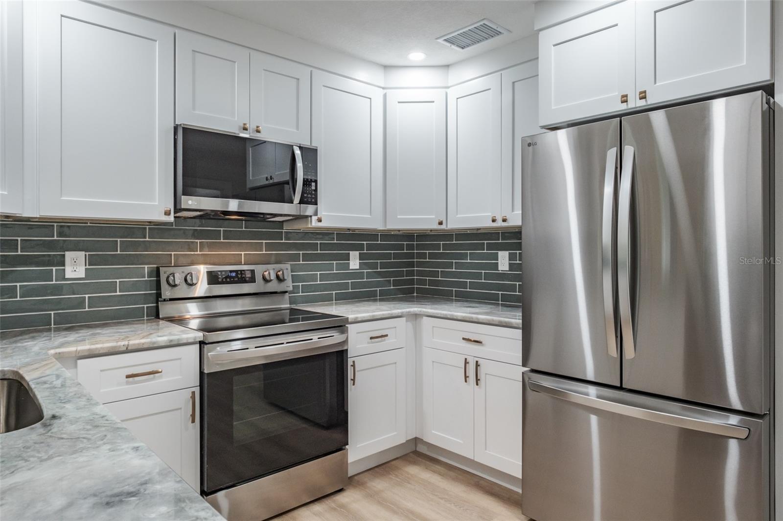 502 N LINCOLN AVE — photo 12