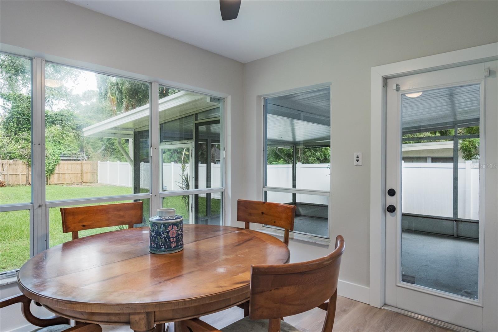 502 N LINCOLN AVE — photo 17