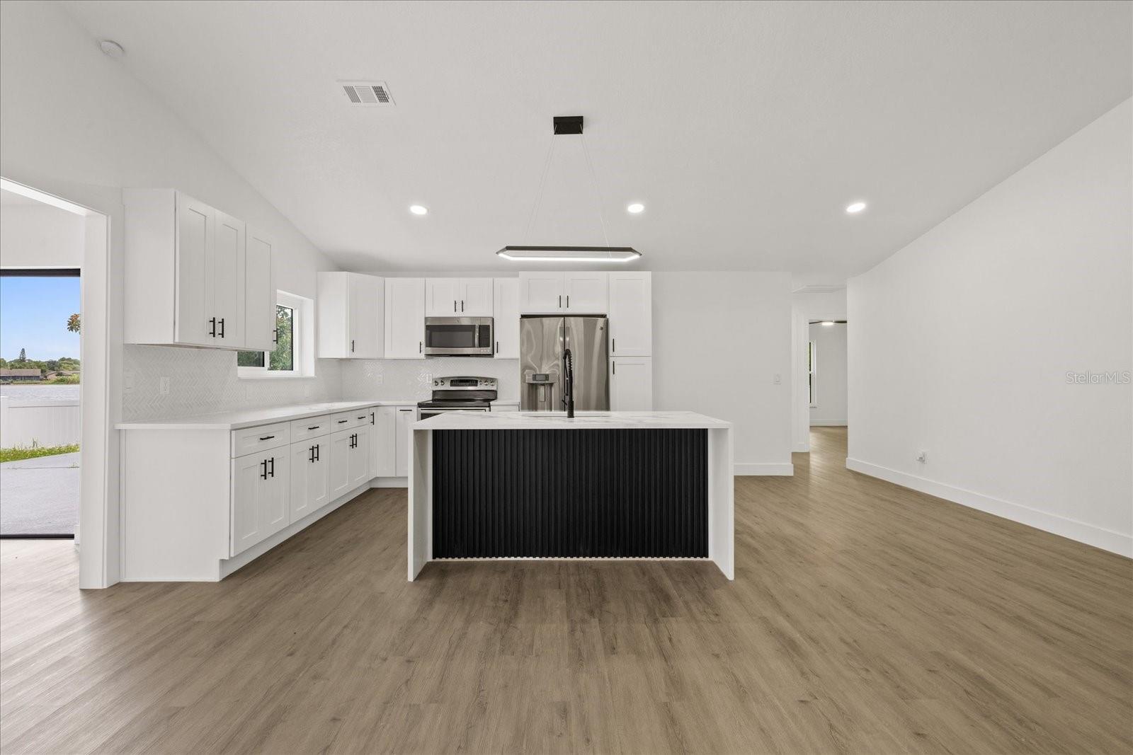 10609 OUT ISLAND DR — photo 10