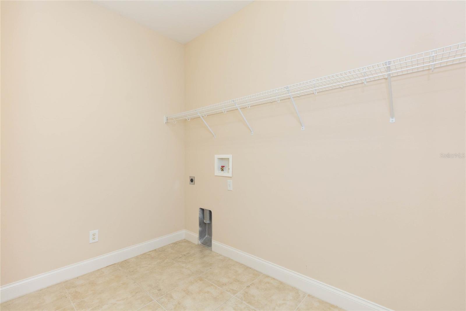 320 IBISVIEW LN — photo 37
