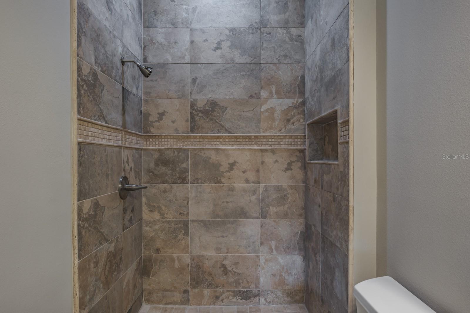 3298 COVERED BRIDGE DR W — photo 33