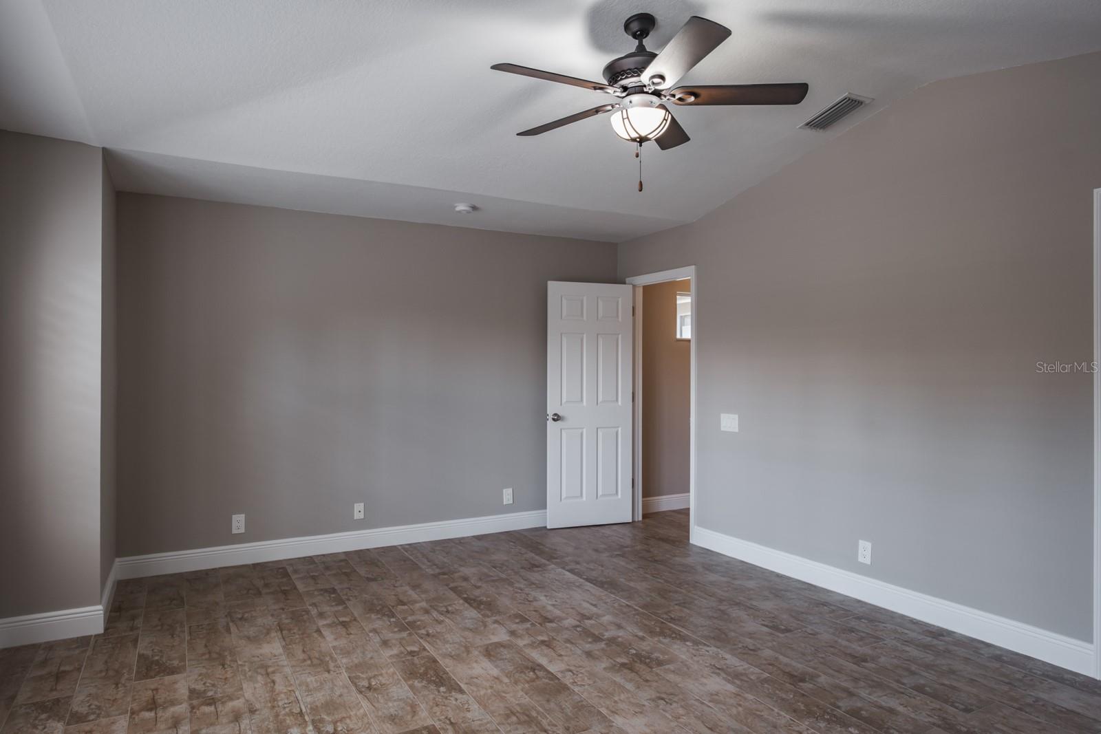 3298 COVERED BRIDGE DR W — photo 38