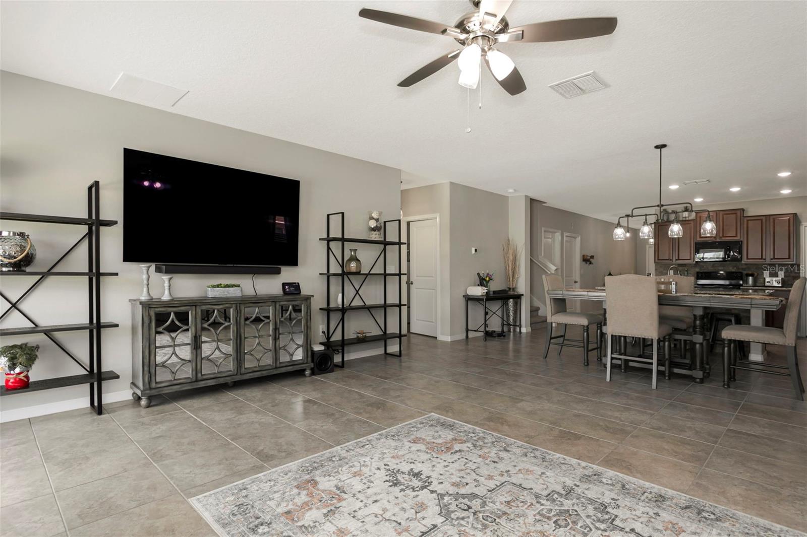 128 CASCADE BEND DR — photo 32
