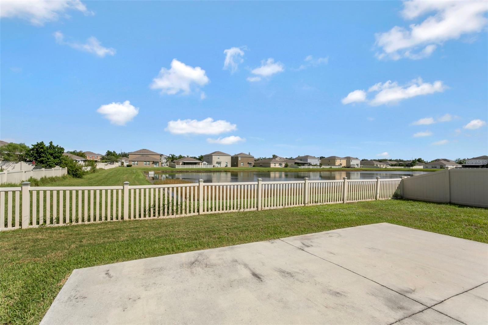 128 CASCADE BEND DR — photo 43