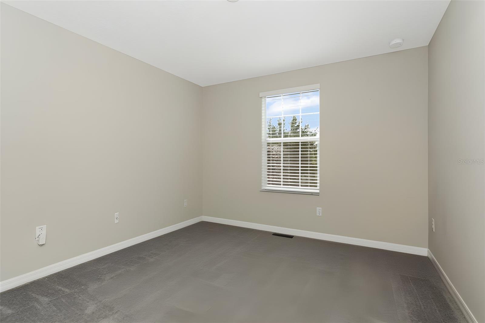 128 CASCADE BEND DR — photo 39