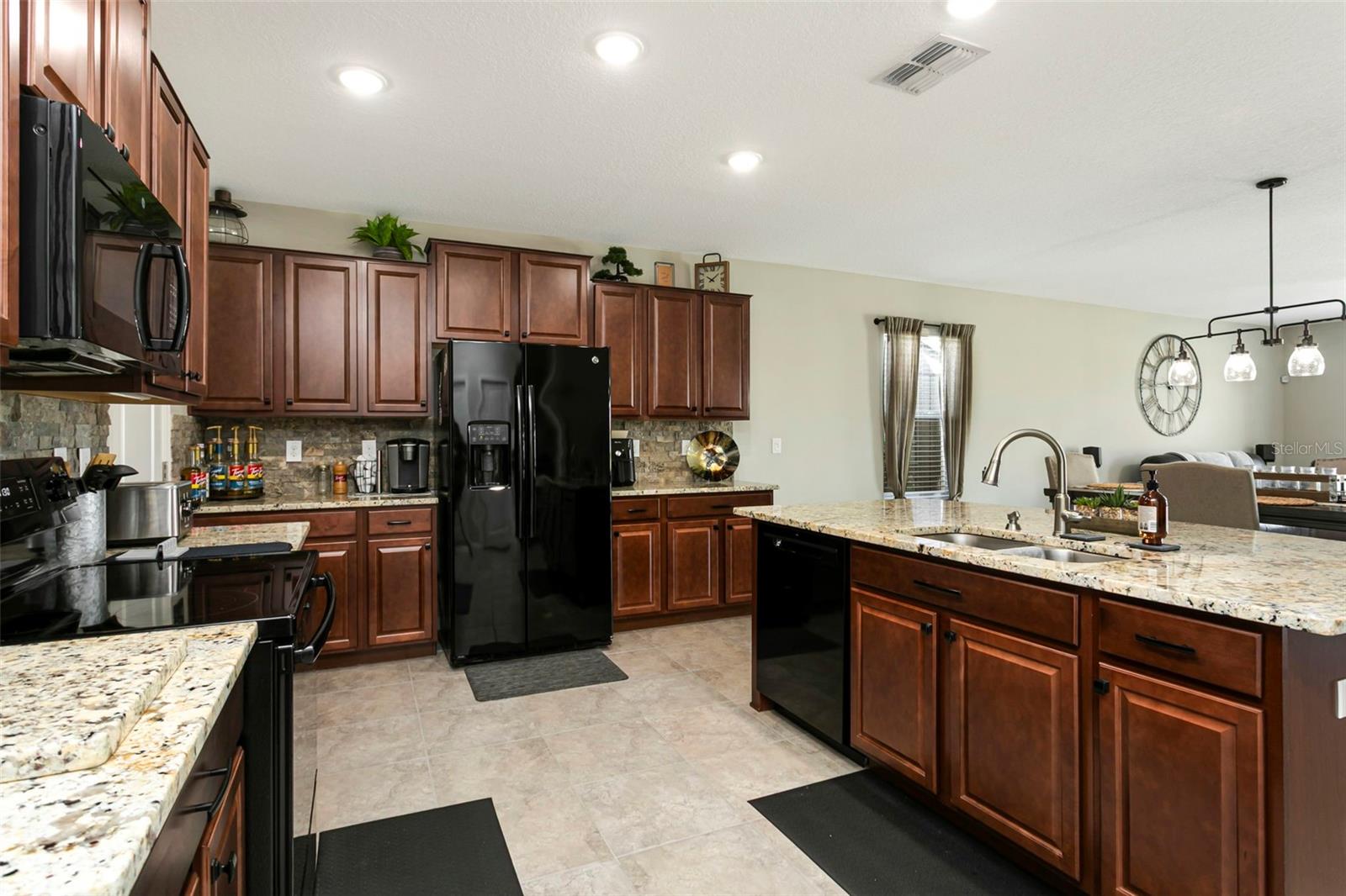 128 CASCADE BEND DR — photo 27