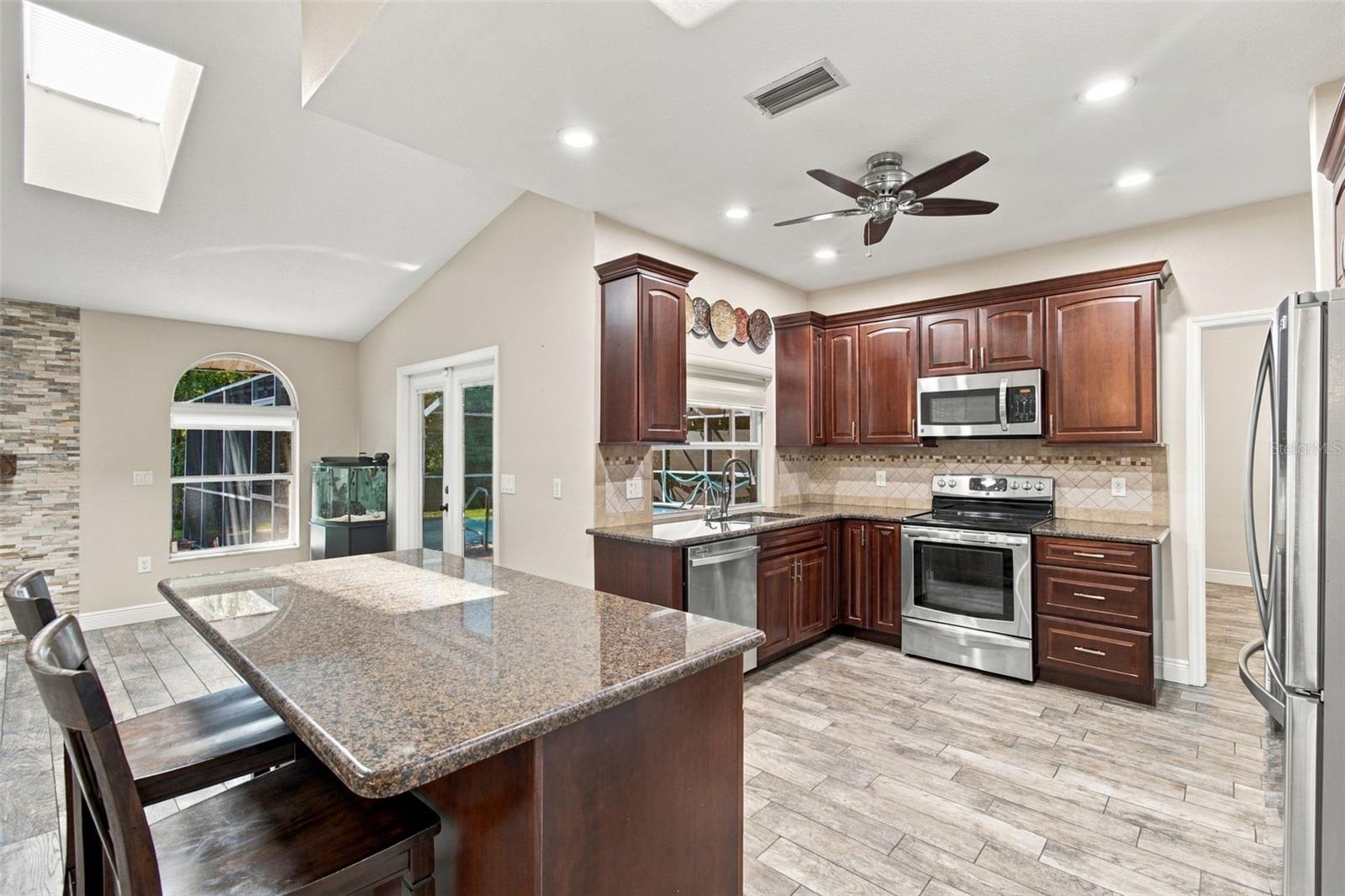 7700 CYPRESS TRACE CT — photo 30